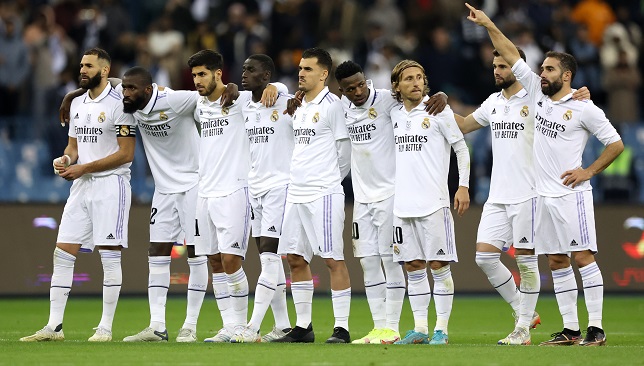 جماهير ريال مدريد تنتقد أنشيلوتي بسبب تشكيلة الديربي
