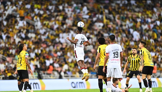 قطار الاتحاد يتعطل أمام الرائد في الدوري السعودي