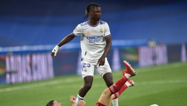 كامافينجا ينافس فرينكي على جائزة جديدة في الدوري الإسباني