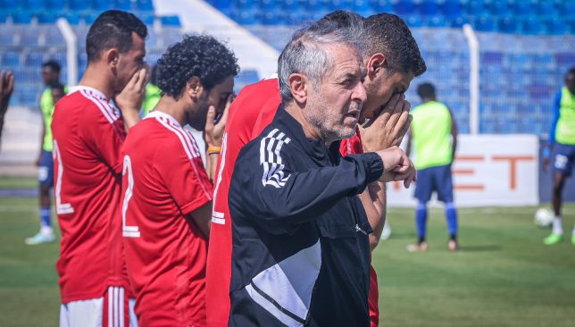 كولر يجهز ثنائي الأهلي لمواجهة أسوان