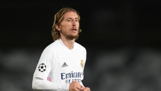 مودريتش يؤكد بأنه يعلم بنوايا ليفربول تجاه ريال مدريد