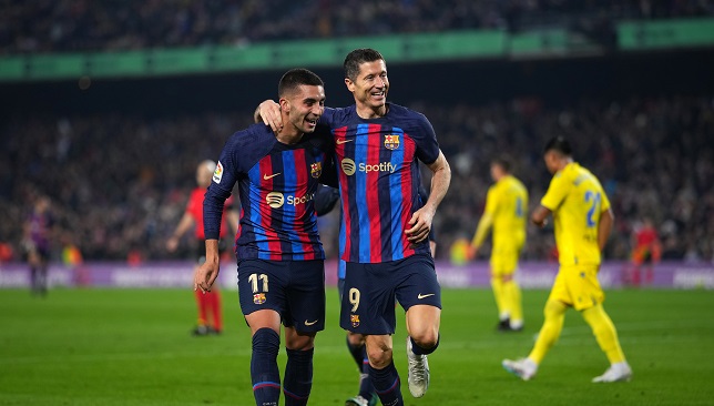 هدف ليفاندوفسكي في مانشستر يونايتد يكلّف برشلونة مبلغاً كبيراً!