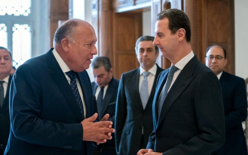 وزير خارجية مصر يزور سوريا للمرة الأولى منذ 12 عاما ويلتقي الأسد