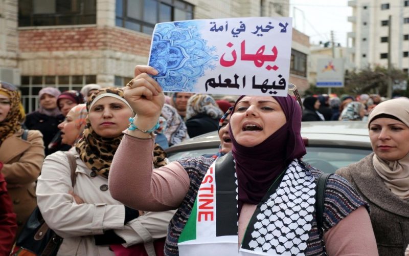 وسط "أزمة ثقة" مع الحكومة.. المعلمون الفلسطينيون يواصلون إضرابهم لليوم الثامن