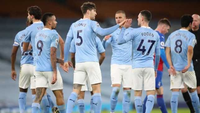 وكيل نجم مانشستر سيتي يتفاوض مع برشلونة