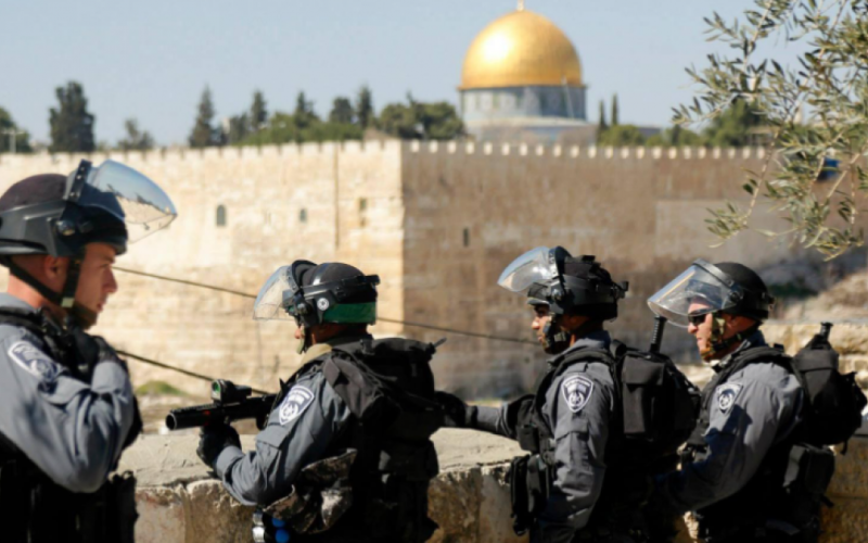 الاحتلال يشن حملة اعتقالات في صفوف الفلسطينيين ويهدم منزلين في القدس