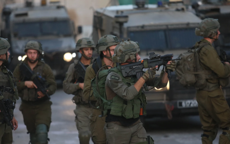 الاحتلال يشنُّ حملة اعتقالات في صفوف الفلسطينيين بالضفة والقدس