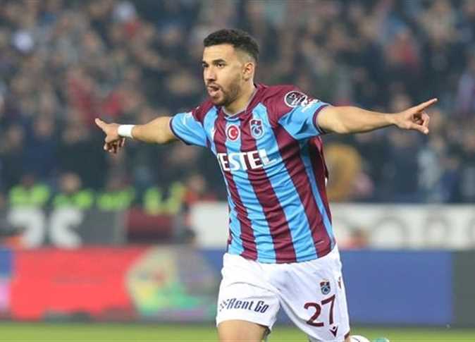 تريزيجيه يتعرض لإصابة قوية في الدوري التركي