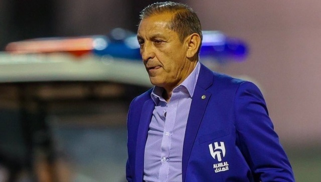 رامون دياز يوضح سبب تذبذب مستوى الهلال محلياً