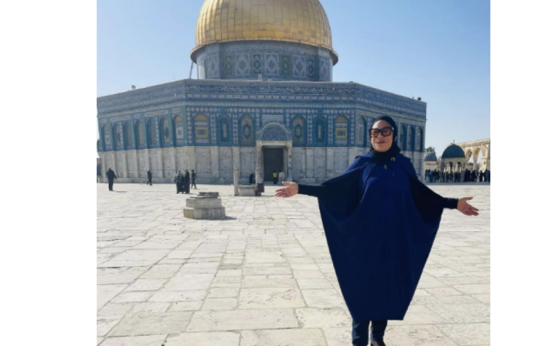 زيارة وزيرة تونسية سابقة للمسجد الأقصى تثير جدلًا واسعًا (صور وفيديو)