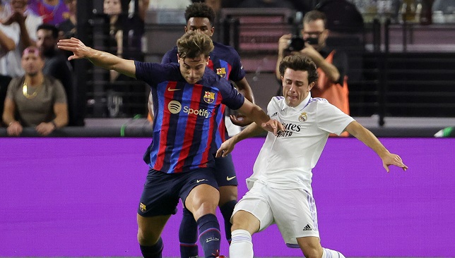 مدافع ريال مدريد يخرج من القائمة قبل ساعات قليلة من مباراة بيتيس