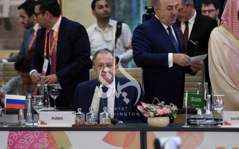 وسط عاصفة من الضحك.. لافروف يحمل الغرب مسؤولية الحرب بأوكرانيا