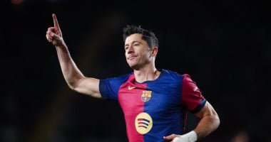 ليفاندوفسكي يقود قائمة برشلونة ضد رايو فاليكانو في الدوري الإسباني