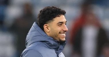 عمر مرموش يتصدر التشكيل المثالي للجولة 25 من رابطة الدوري الإنجليزي
