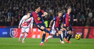 برشلونة ضد رايو فاليكانو.. البارسا يتقدم بركلة جزاء ليفاندوفسكى فى الشوط الأول